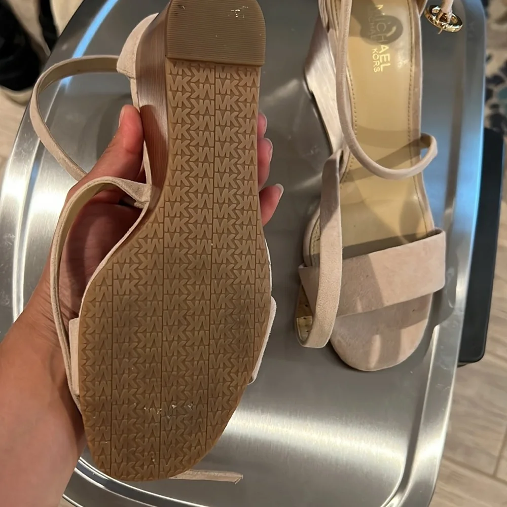 Tan wedges - Picture 2 of 4